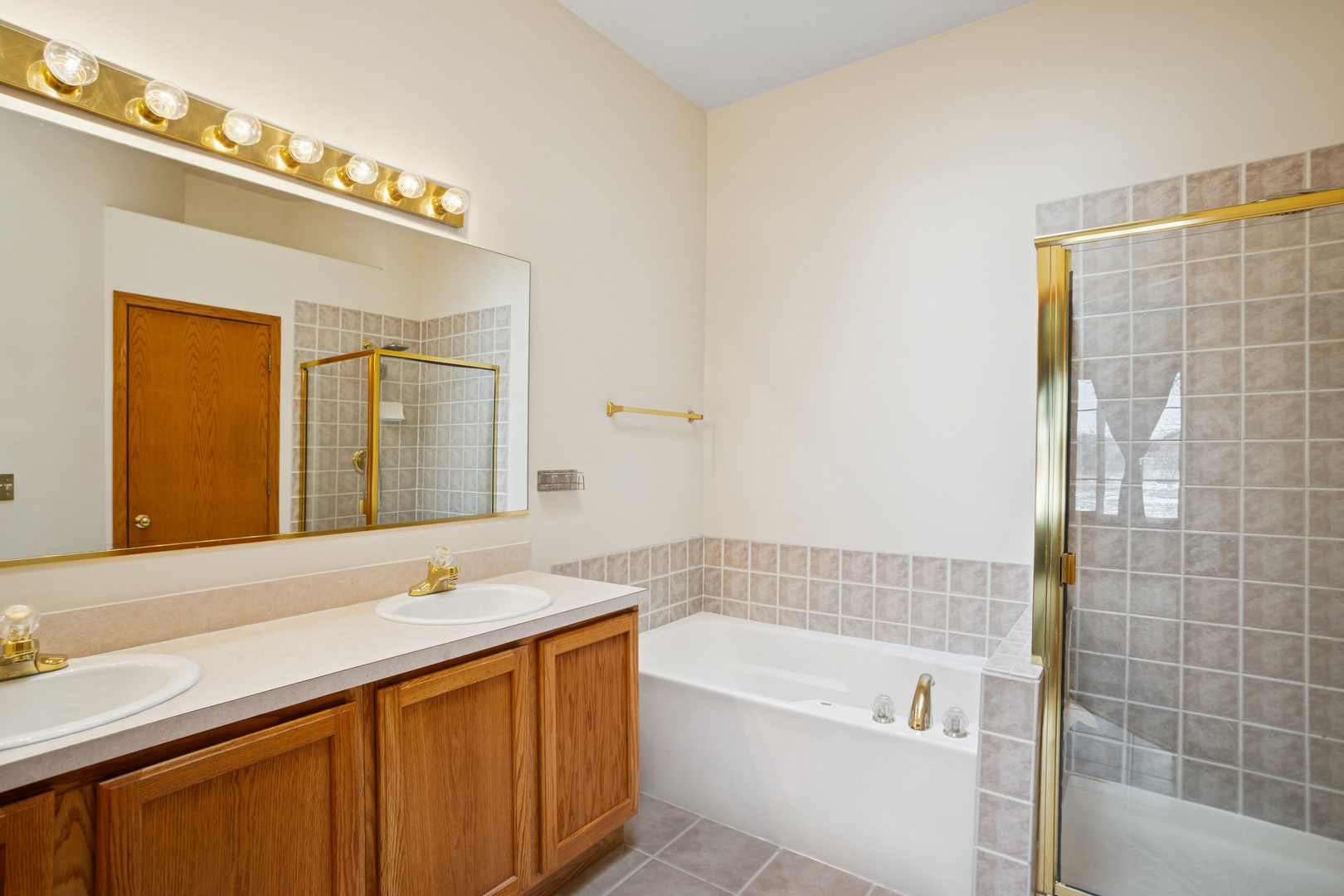 26 Blue Stem Court, Streamwood, IL 60107