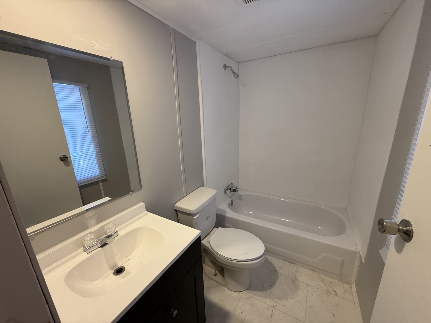 1712 S Dixie Highway #19, Crete, IL 60417