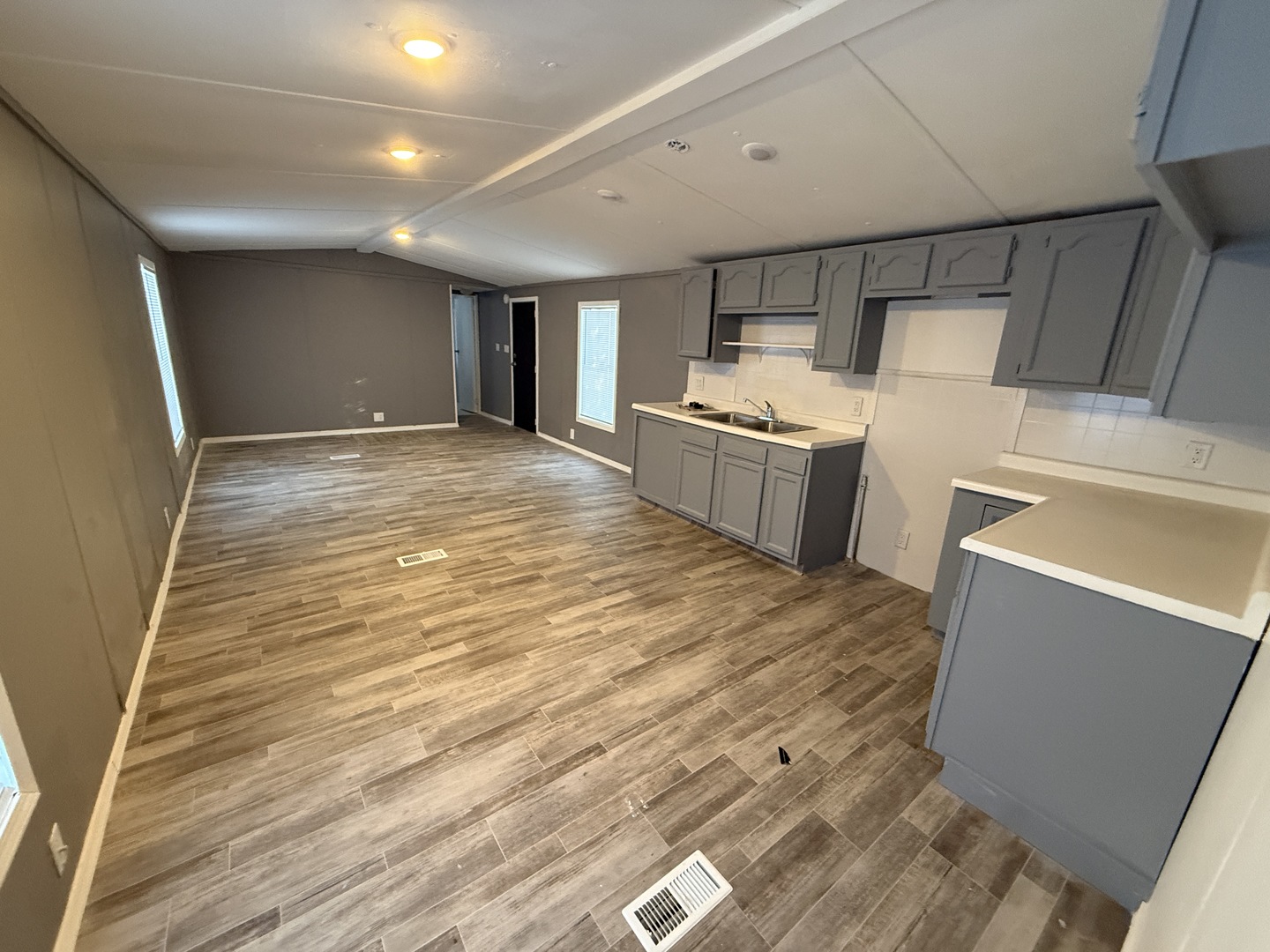 1712 S Dixie Highway #19, Crete, IL 60417