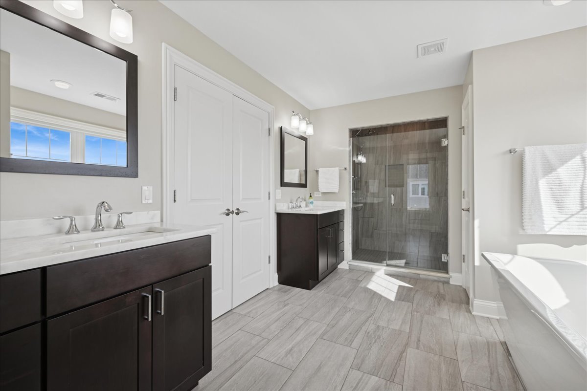 23297 N Sanctuary Club Drive, Kildeer, IL 60047