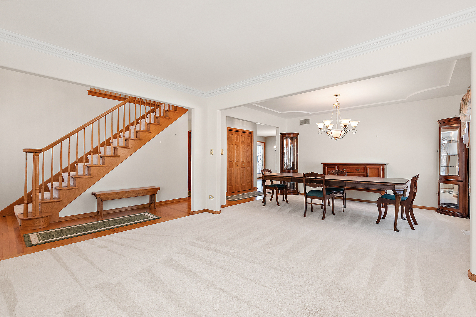 16704 Farmview Court, Tinley Park, IL 60477