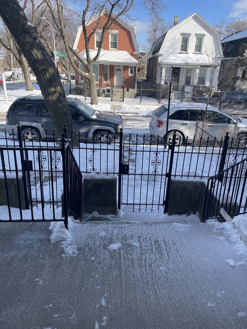 656 N Drake Street, Chicago, IL 60623