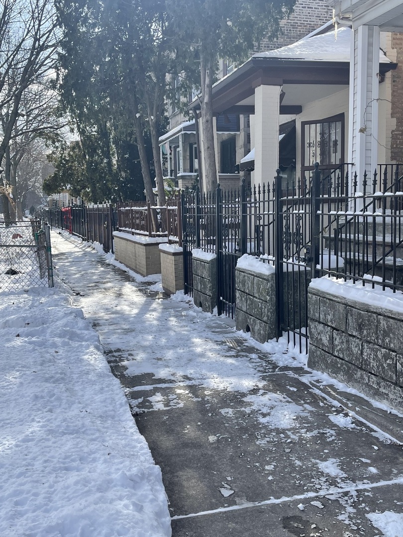 656 N Drake Street, Chicago, IL 60623