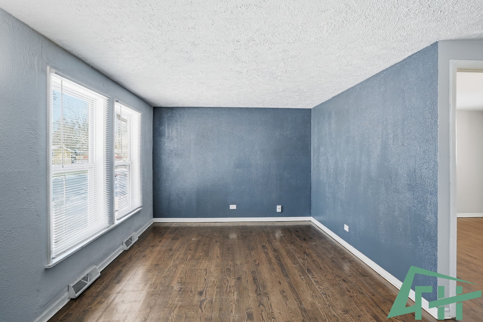 16515 Plymouth Drive, Markham, IL 60428