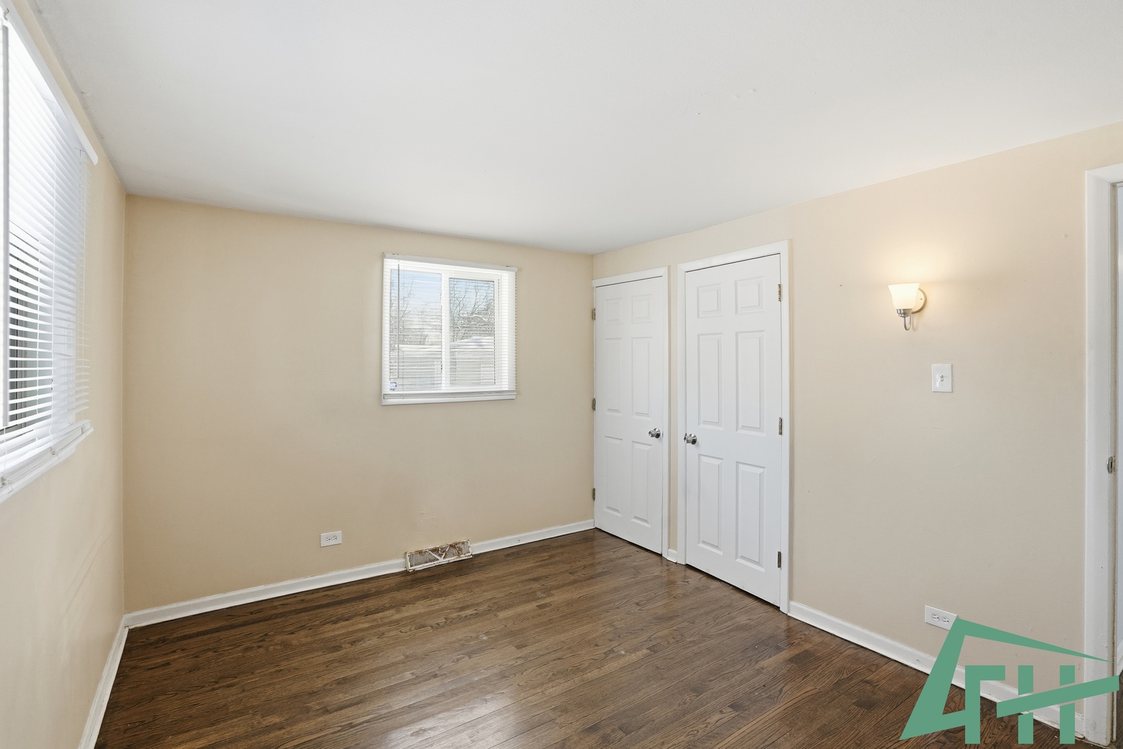 16515 Plymouth Drive, Markham, IL 60428