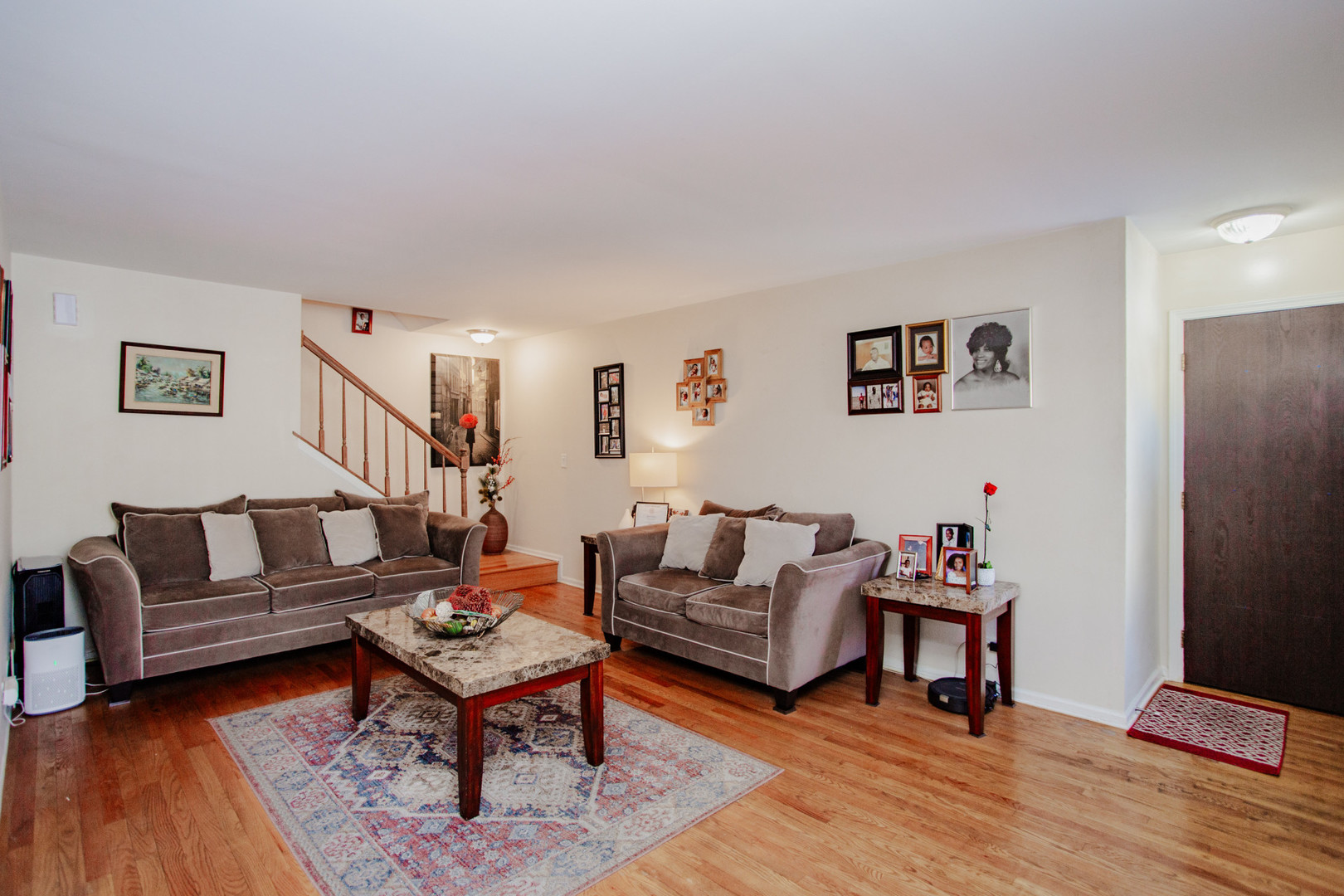 375 Ashwood Court, Vernon Hills, IL 60061