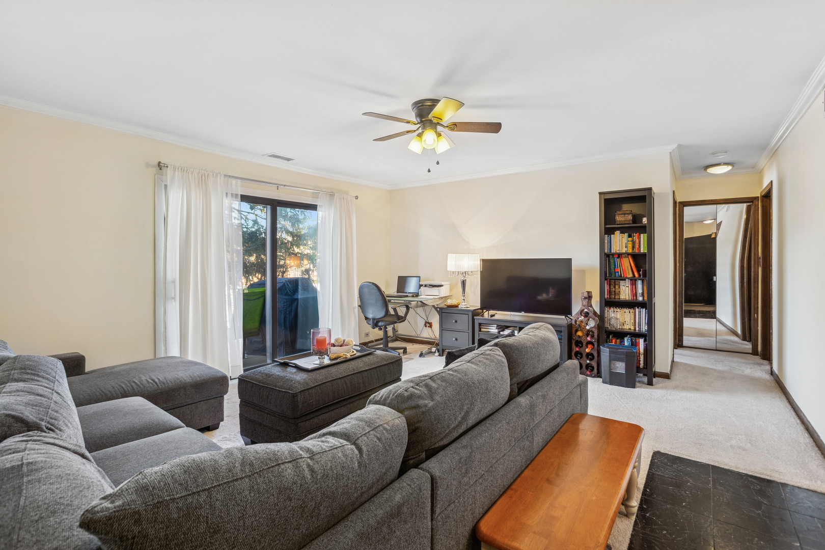 112 Mullingar Court #1C, Schaumburg, IL 60193