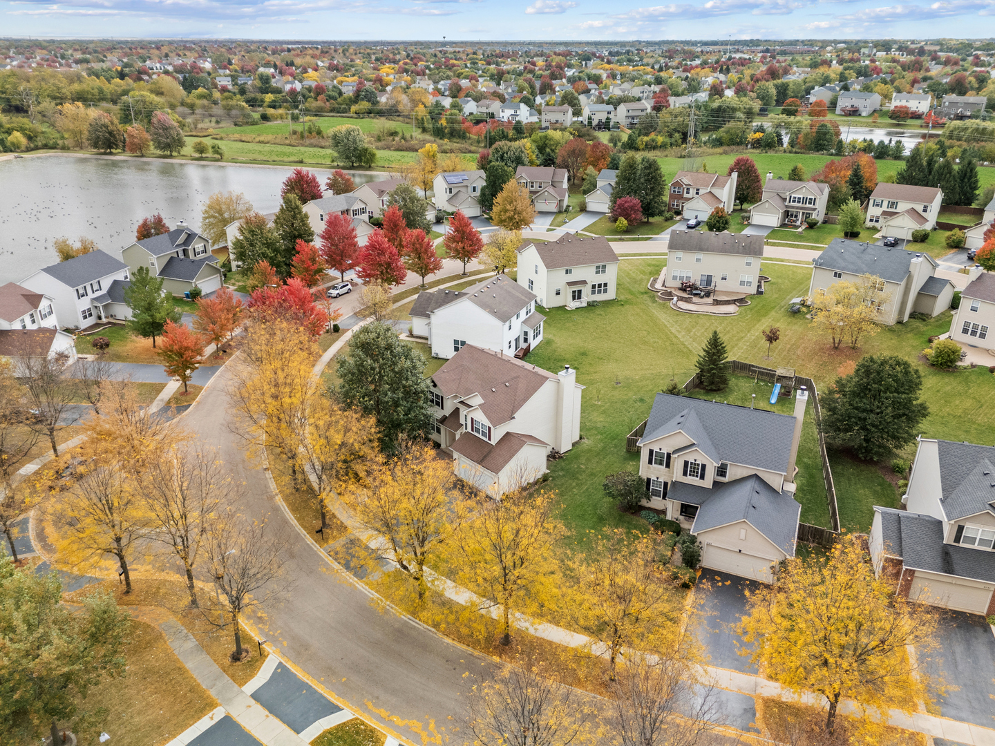 2197 Wilson Creek Circle, Aurora, IL 60503