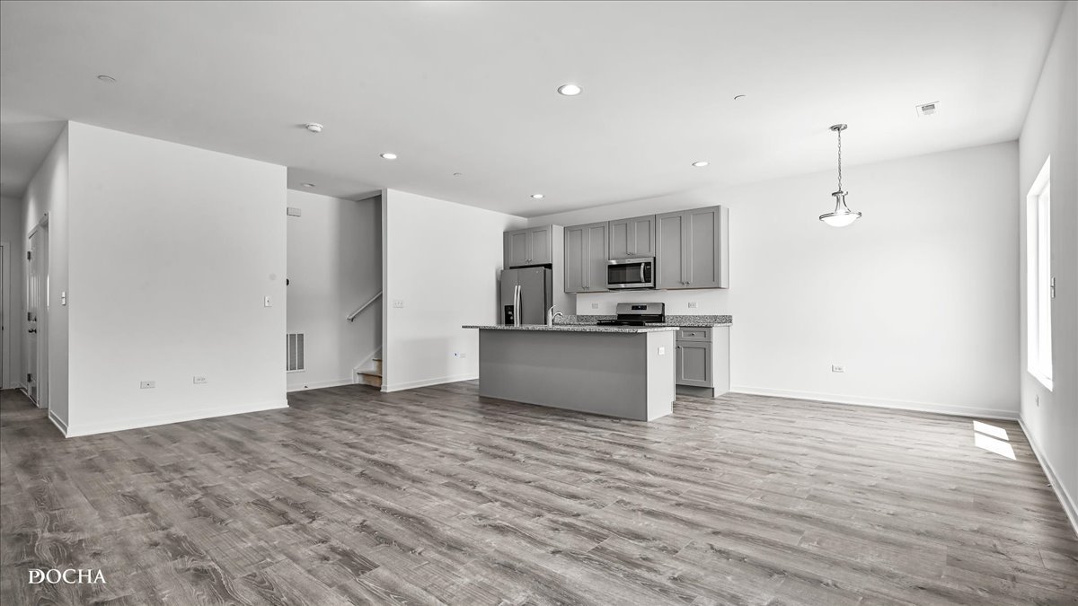 1202 Gillespie Lane, Yorkville, IL 60560