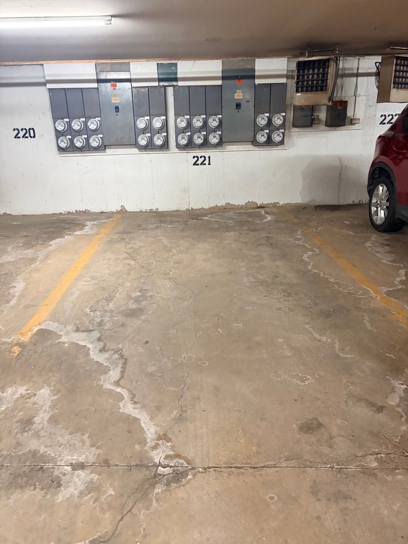 500 W Huntington Commons Road #255, Mount Prospect, IL 60056