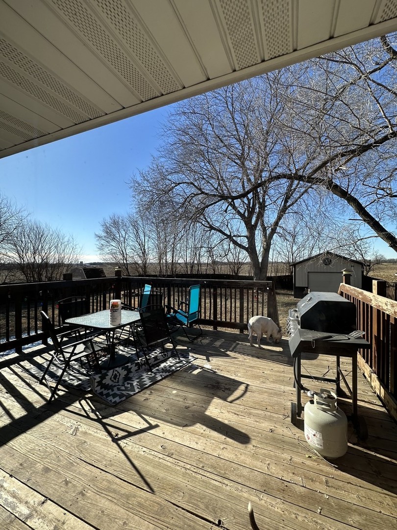 15581 Highland Drive, Sterling, IL 61081