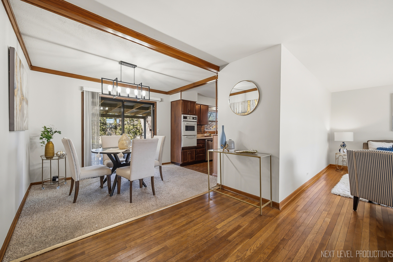 906 Carol Avenue, Elgin, IL 60123