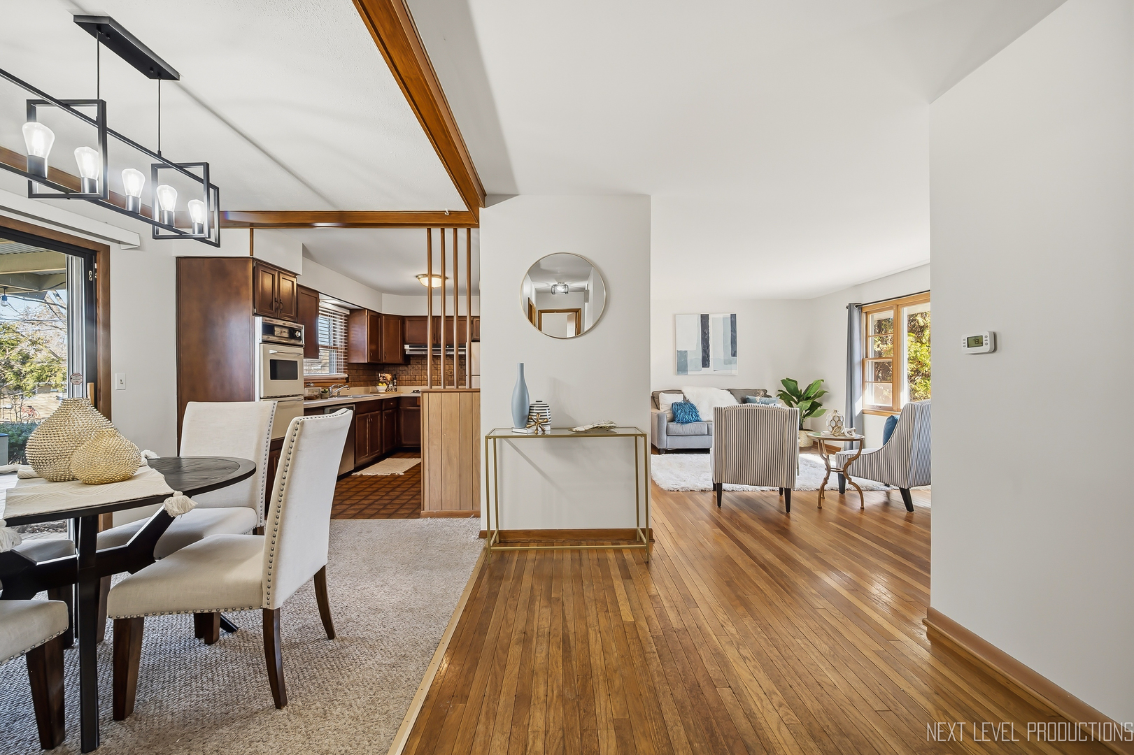 906 Carol Avenue, Elgin, IL 60123