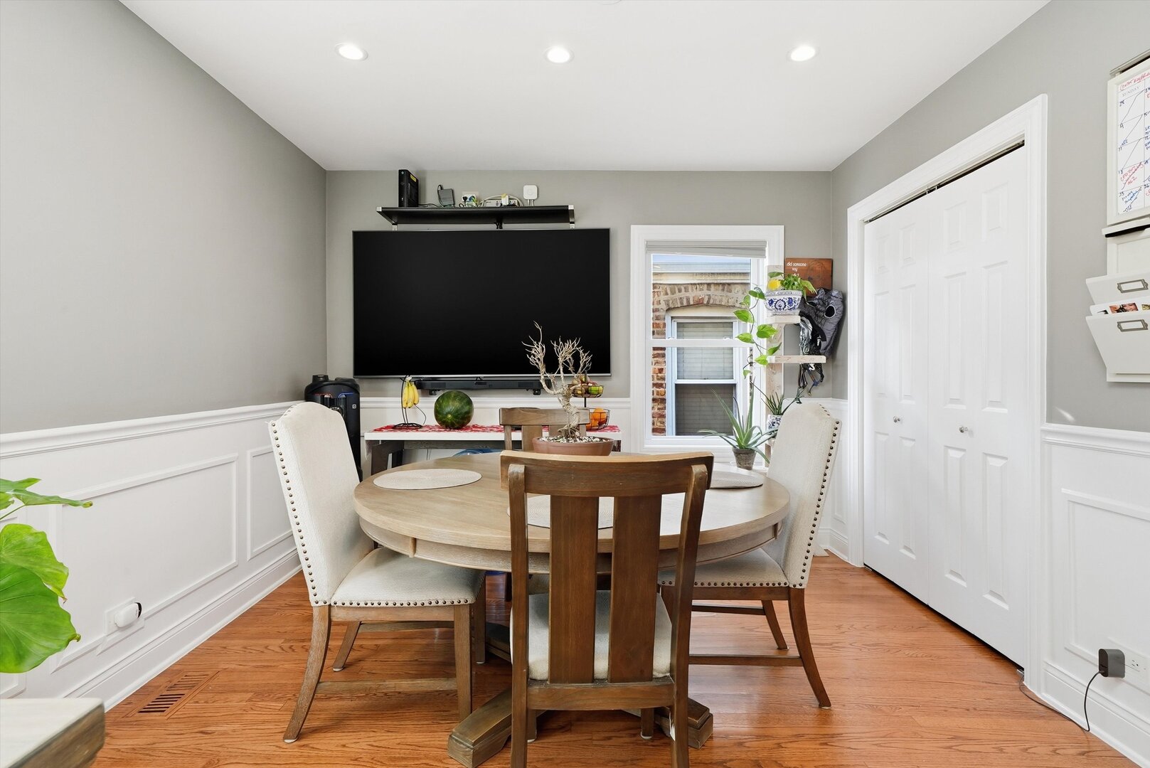 6813 S Keeler Avenue, Chicago, IL 60629