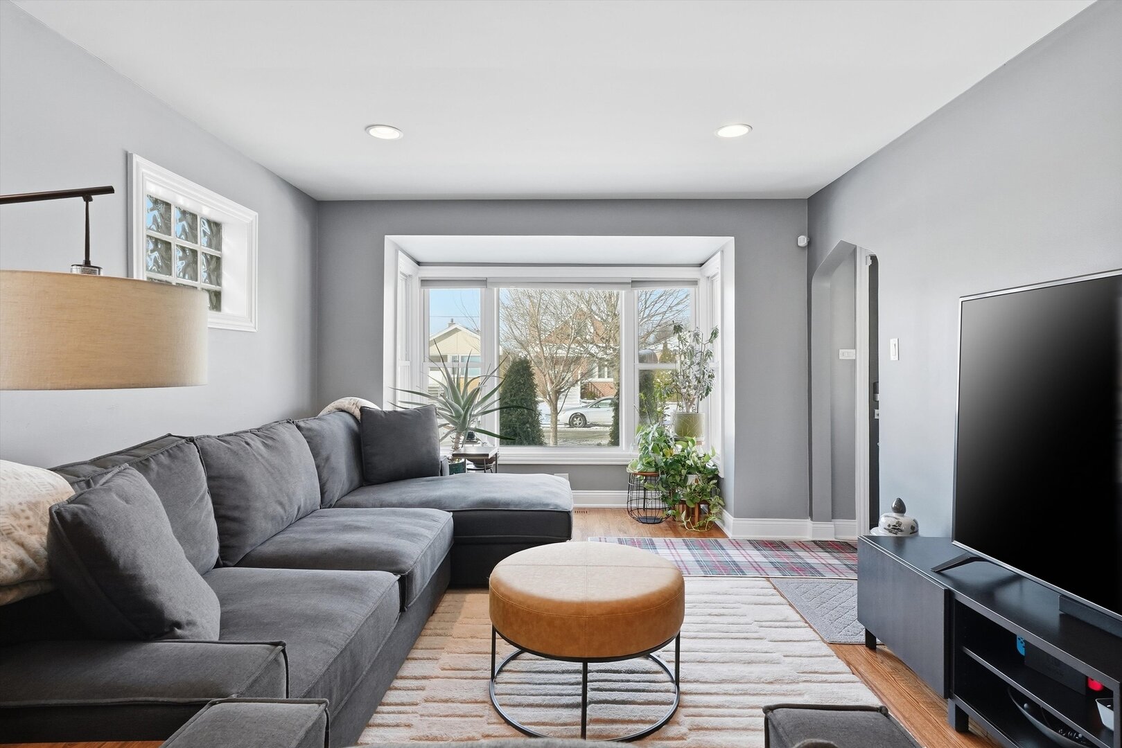 6813 S Keeler Avenue, Chicago, IL 60629