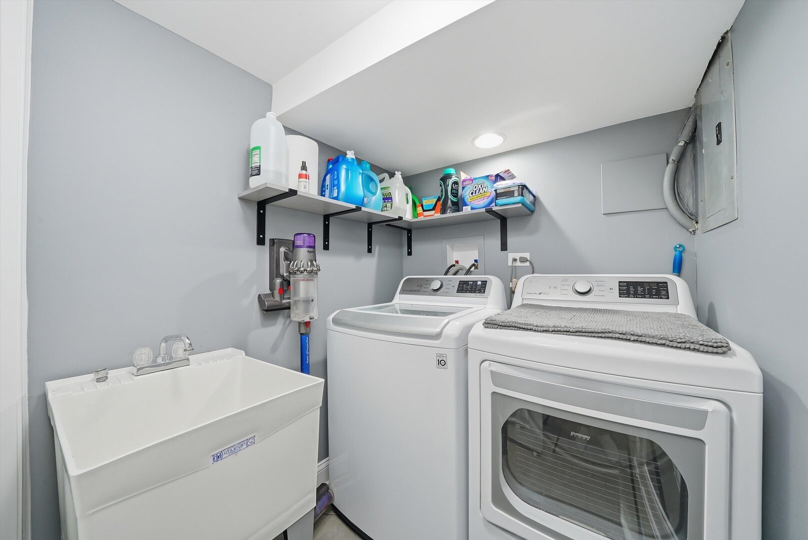 6813 S Keeler Avenue, Chicago, IL 60629