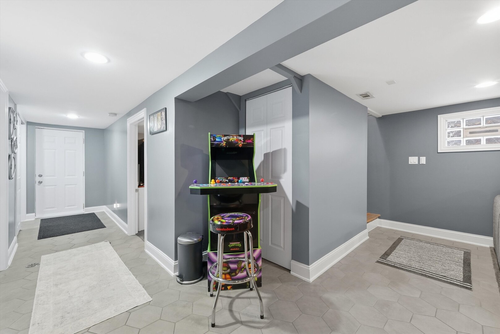 6813 S Keeler Avenue, Chicago, IL 60629