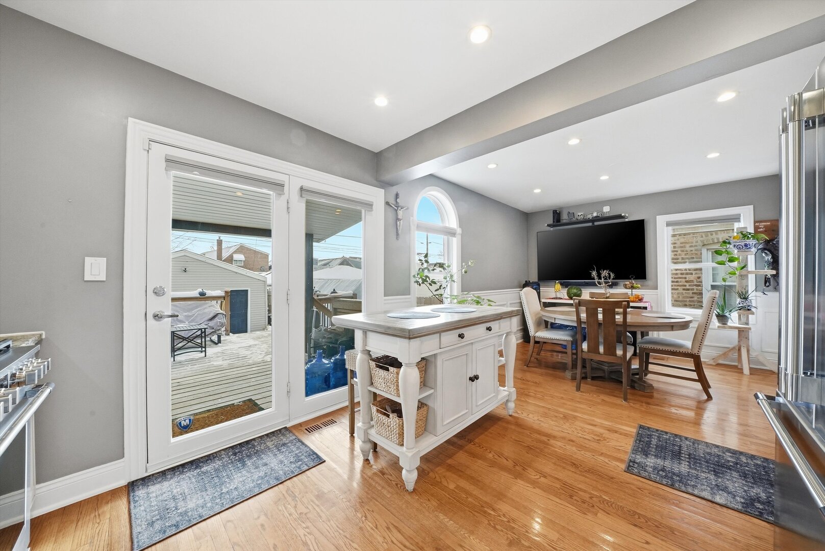 6813 S Keeler Avenue, Chicago, IL 60629