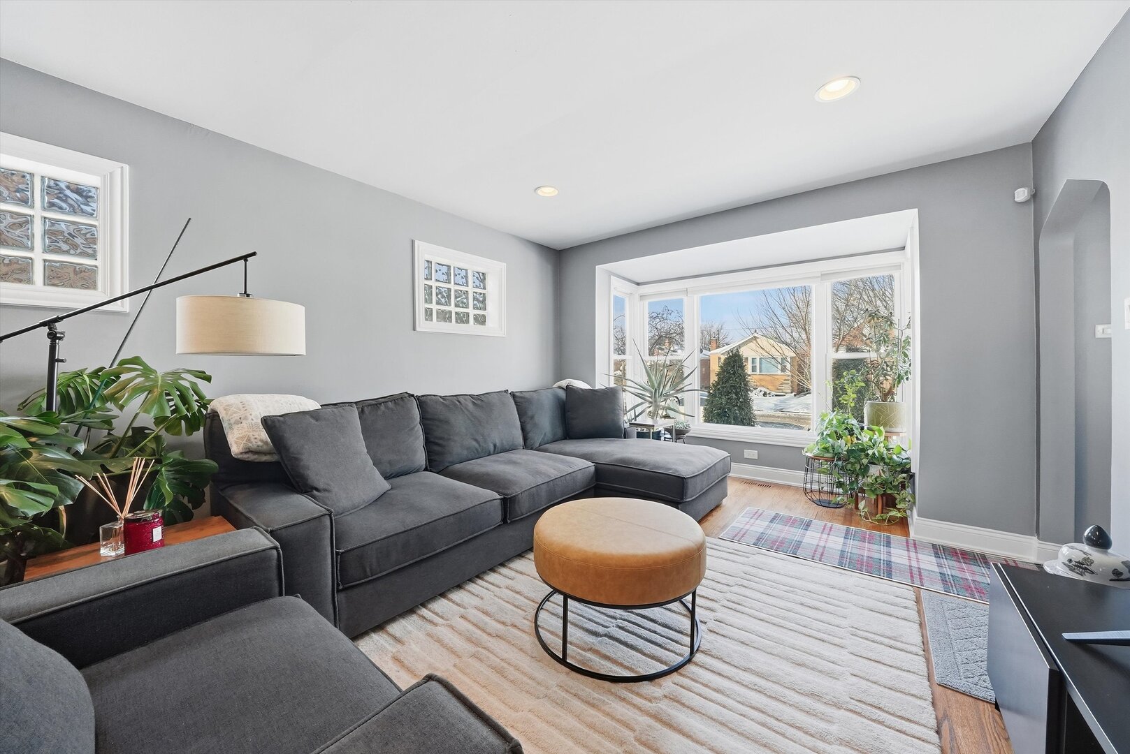 6813 S Keeler Avenue, Chicago, IL 60629