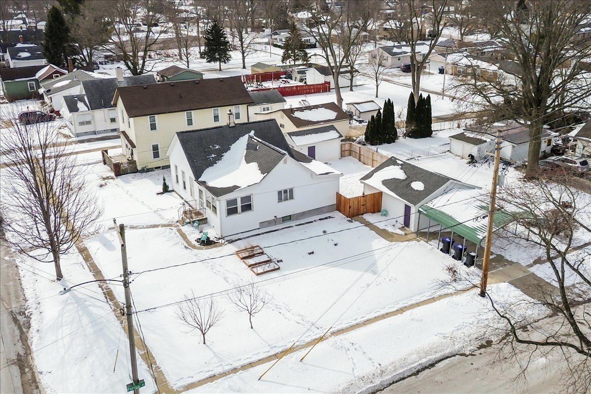 1310 N Livingston Street, Bloomington, IL 61701