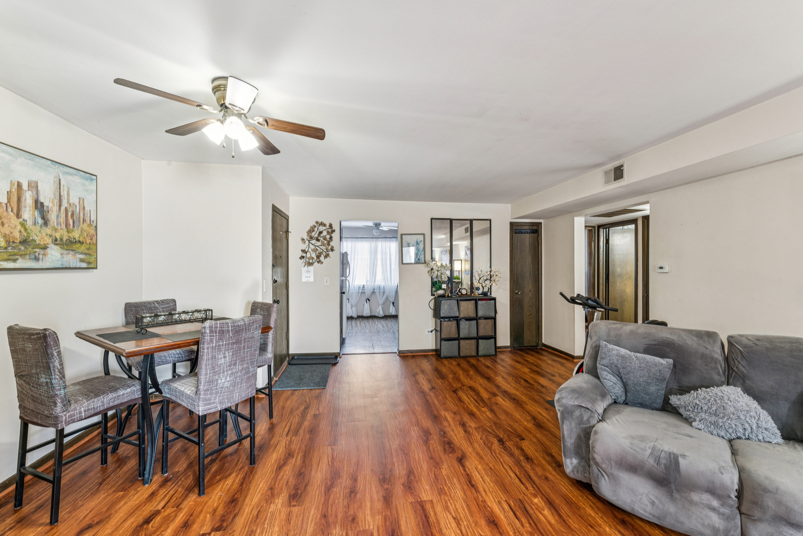 7632 W Lawrence Avenue #1B, Harwood Heights, IL 60706