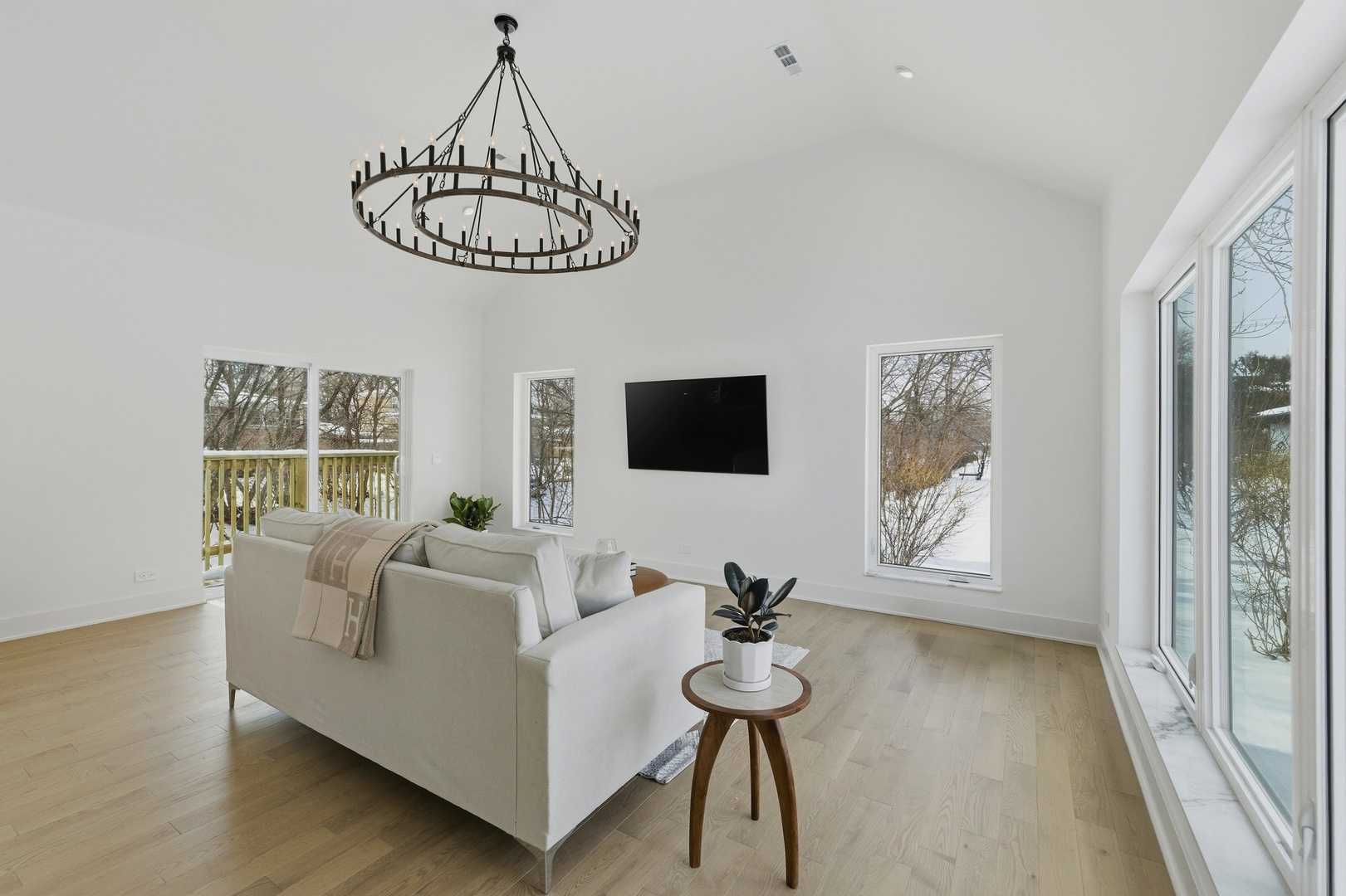 19 Marina Drive, Des Plaines, IL 60016