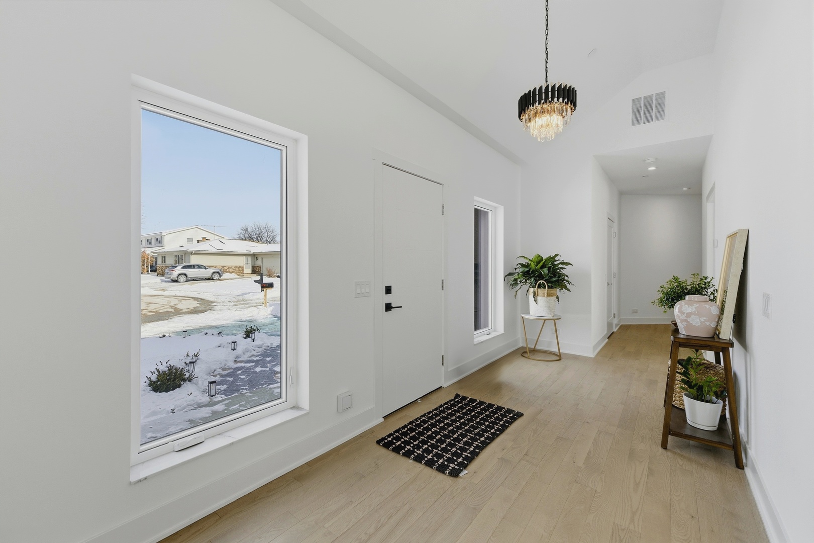 19 Marina Drive, Des Plaines, IL 60016