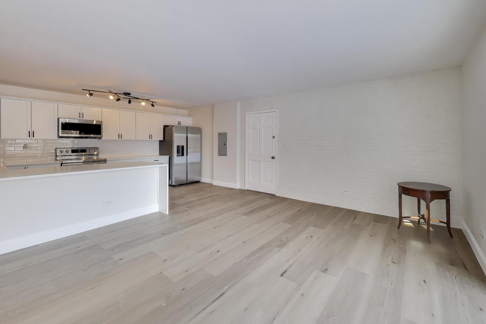 3345 Kirchoff Road #5C, Rolling Meadows, IL 60008