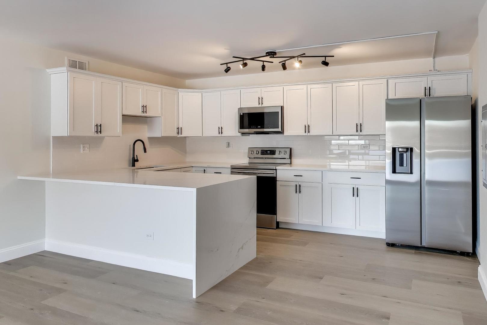 3345 Kirchoff Road #5C, Rolling Meadows, IL 60008