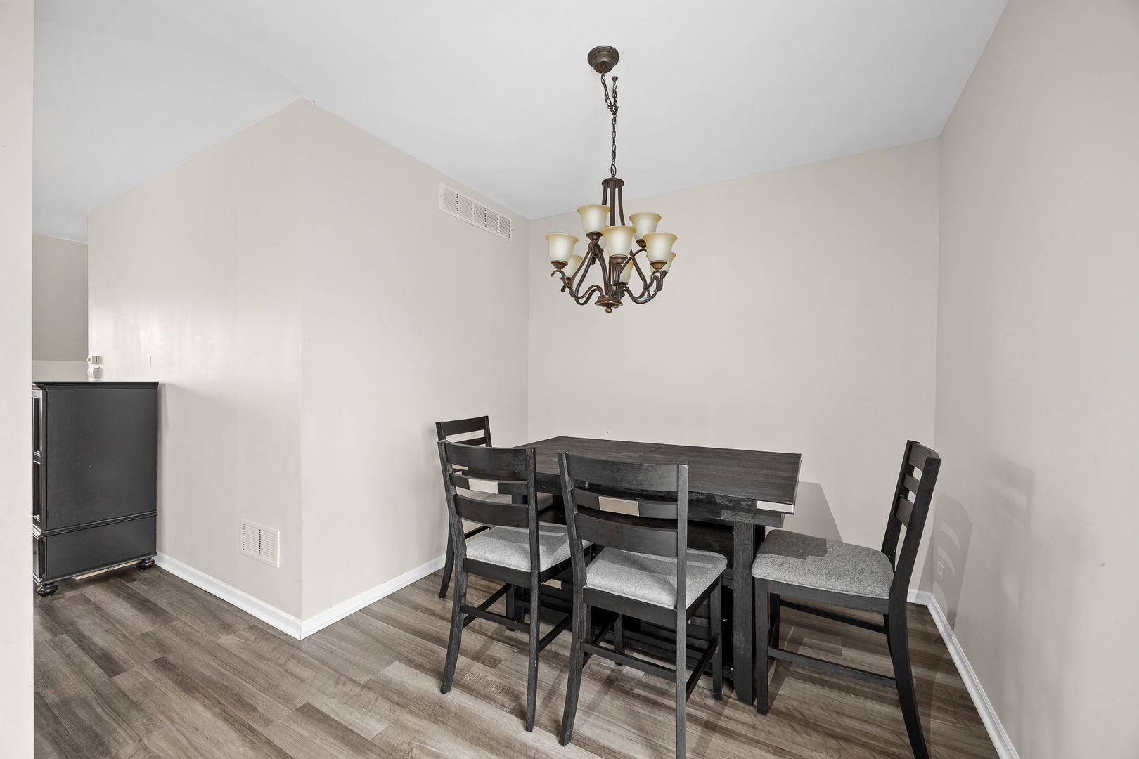 1658 N Fieldstone Drive, Shorewood, IL 60404