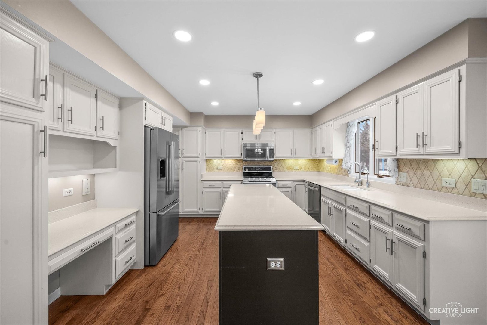 1600 HARRIS Drive, Aurora, IL 60502