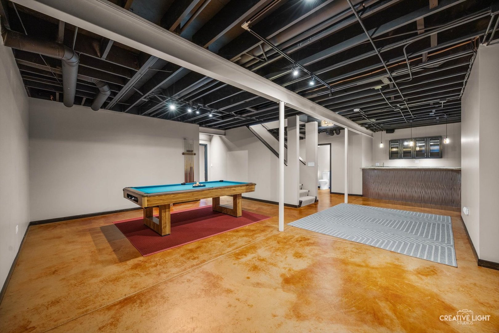 1600 HARRIS Drive, Aurora, IL 60502