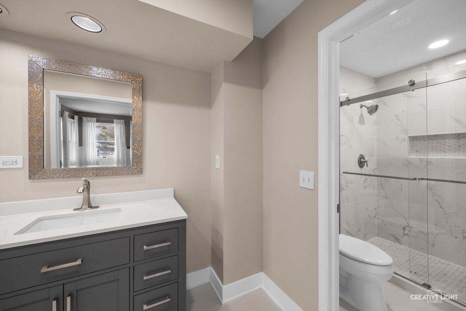 1600 HARRIS Drive, Aurora, IL 60502