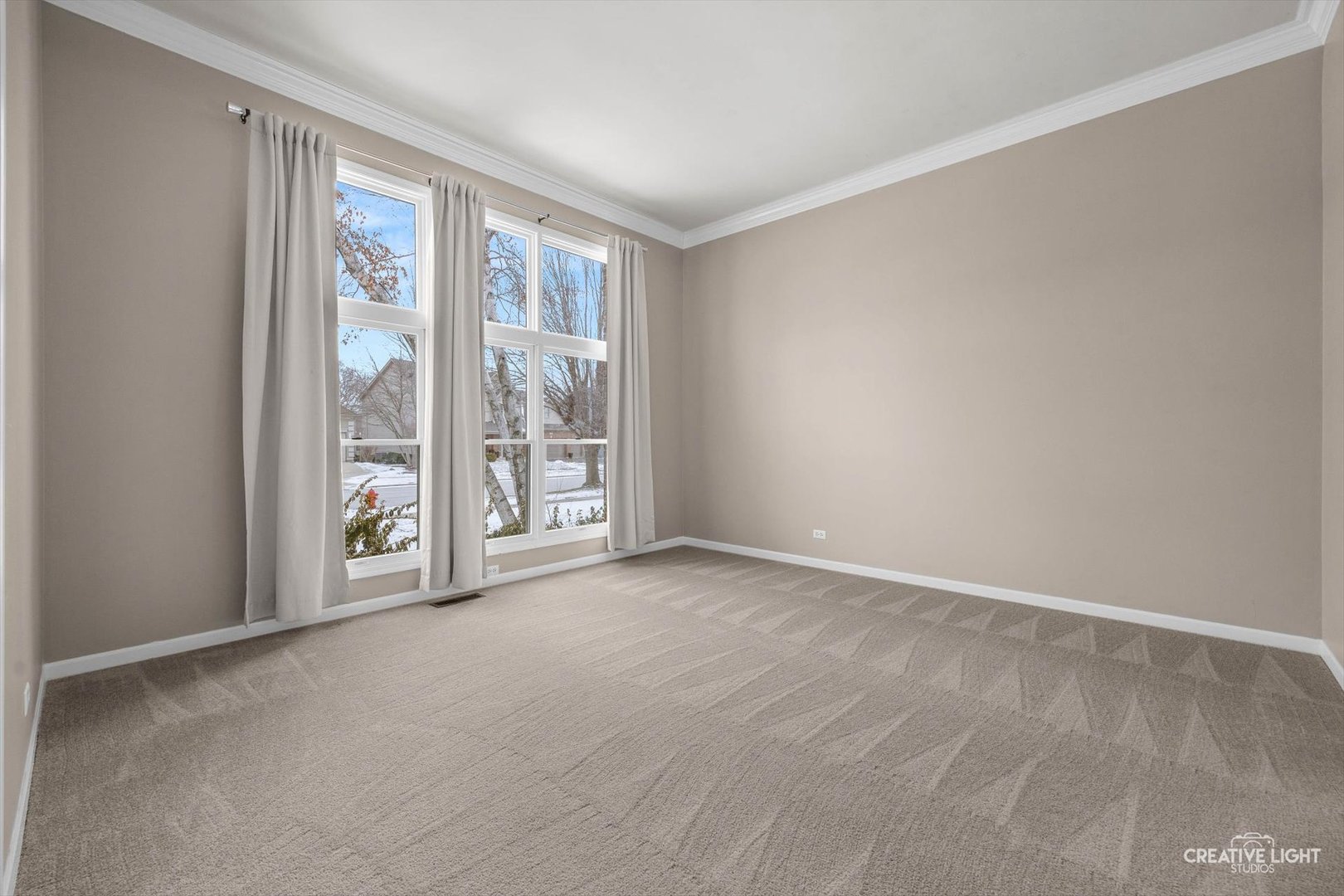 1600 HARRIS Drive, Aurora, IL 60502