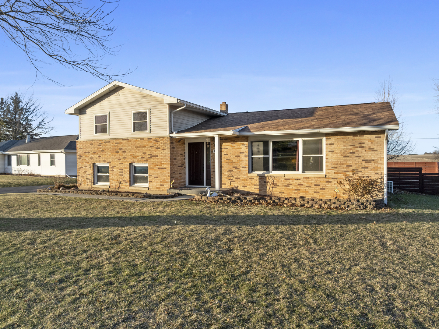 107 W Douglas Street, Carlock, IL 61725
