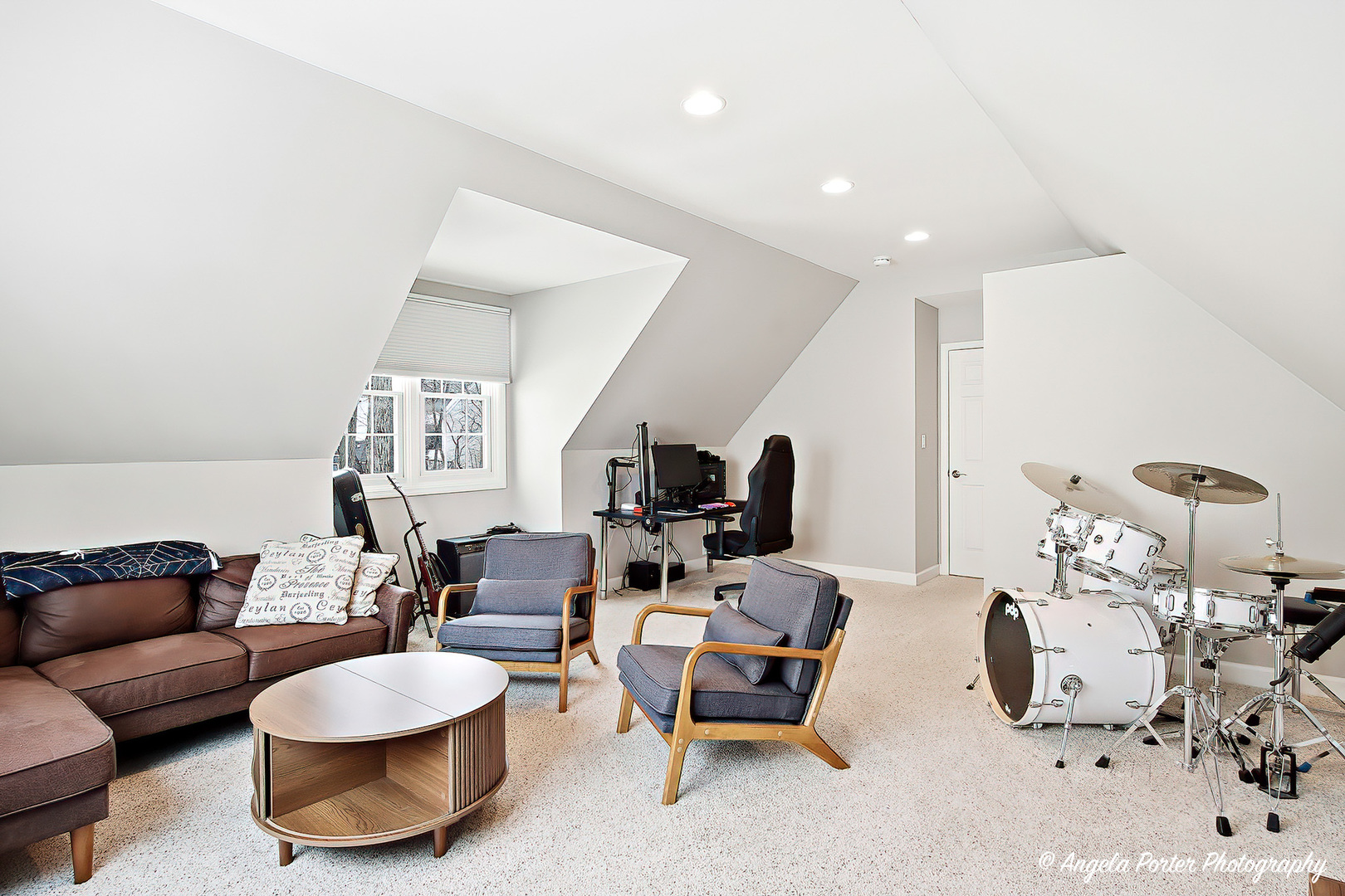 387 Long Hill Road, Gurnee, IL 60031