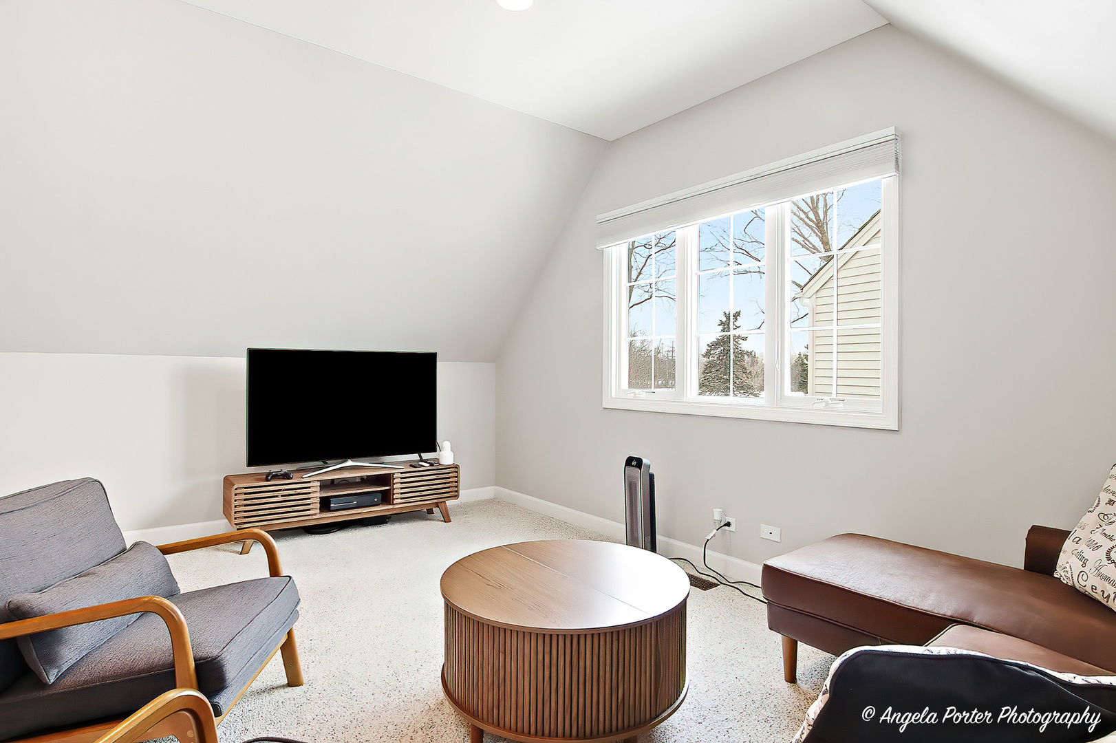 387 Long Hill Road, Gurnee, IL 60031