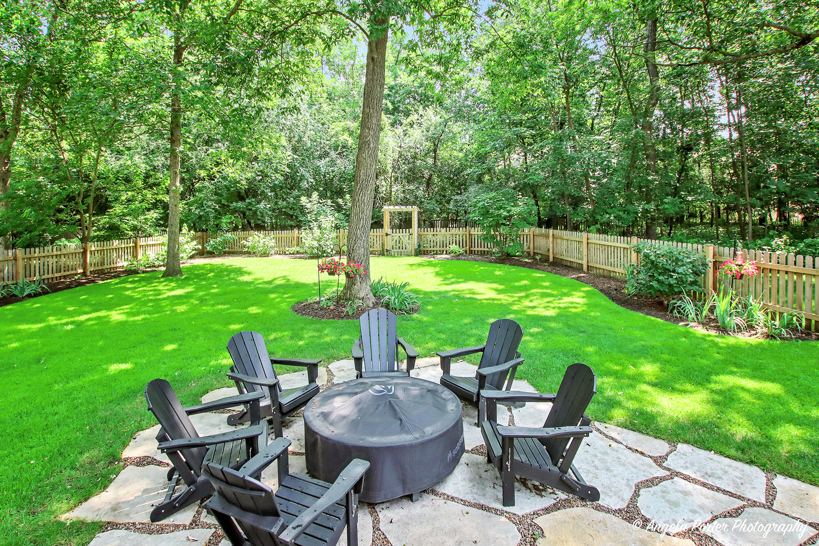 387 Long Hill Road, Gurnee, IL 60031