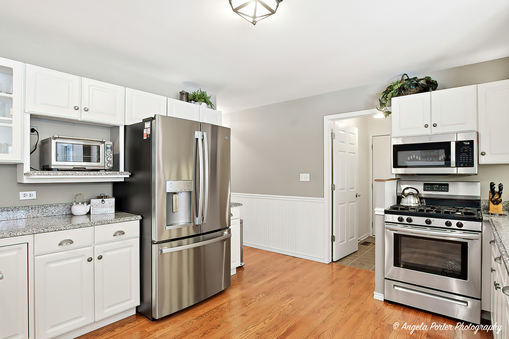 387 Long Hill Road, Gurnee, IL 60031