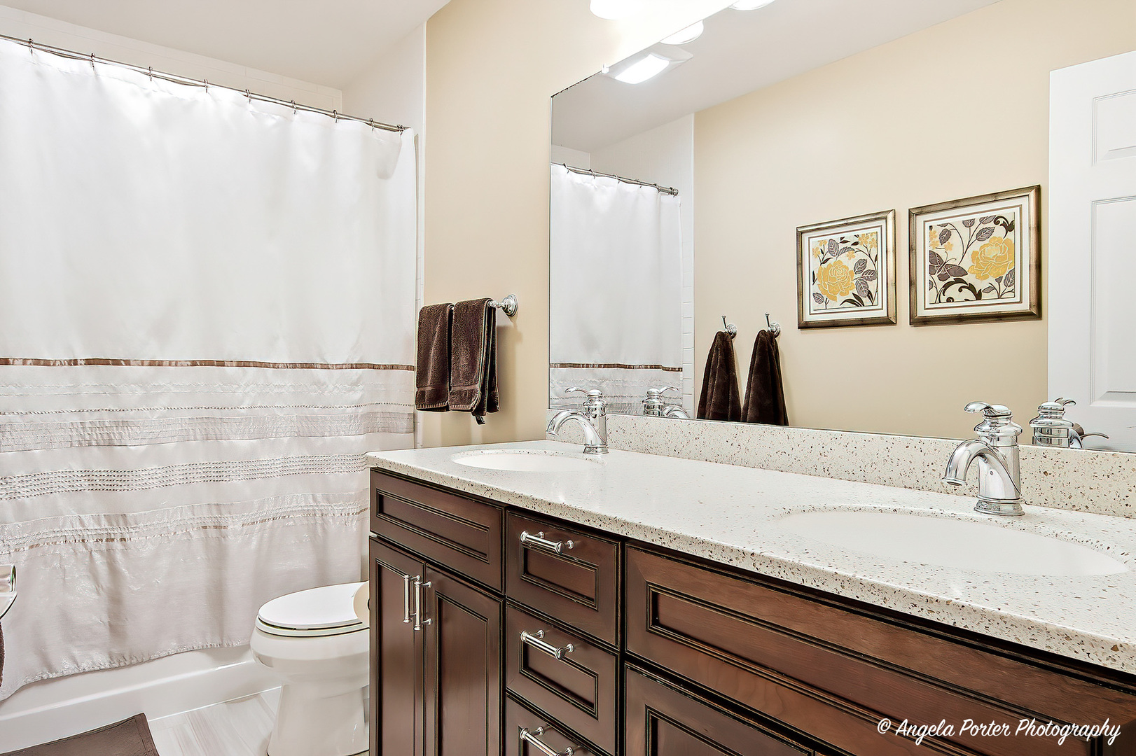 387 Long Hill Road, Gurnee, IL 60031