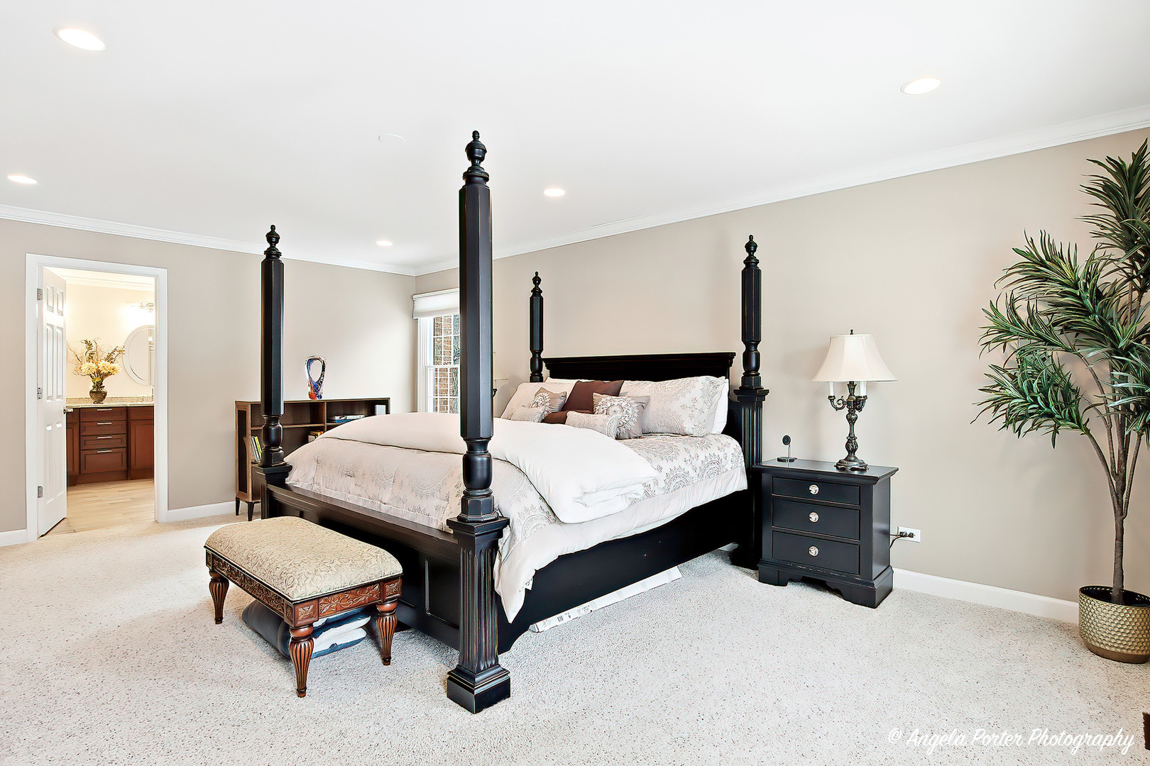 387 Long Hill Road, Gurnee, IL 60031