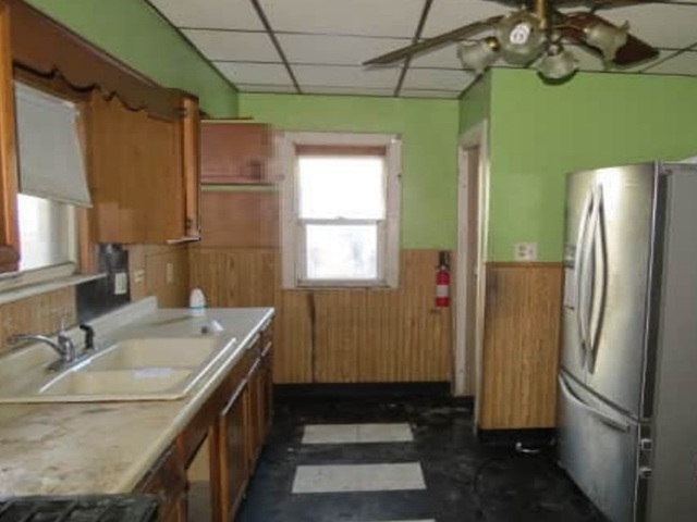 213 157th Street, Calumet City, IL 60409