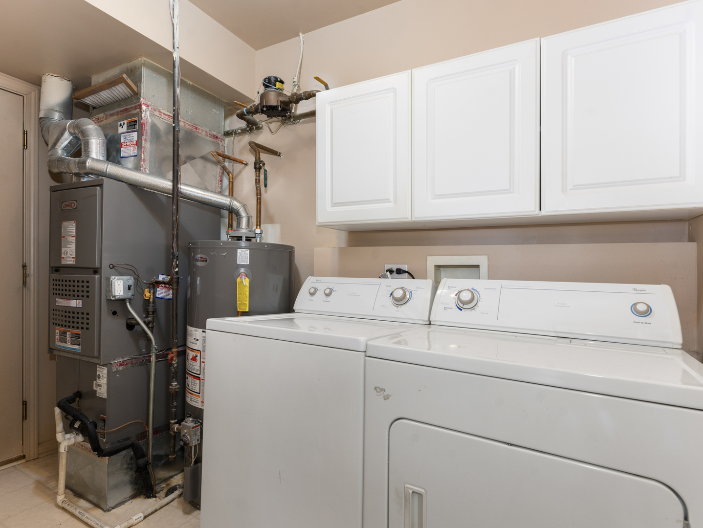 112 Waterbury Circle, Oswego, IL 60543