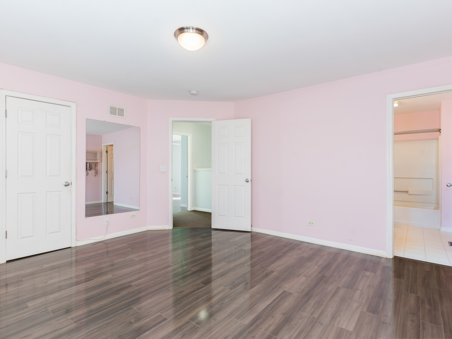 112 Waterbury Circle, Oswego, IL 60543