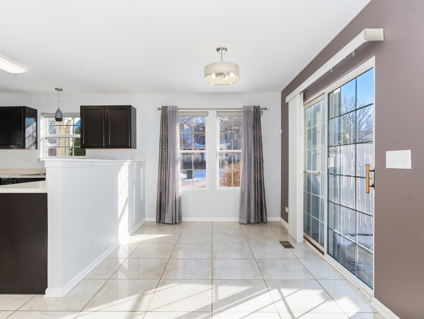 112 Waterbury Circle, Oswego, IL 60543