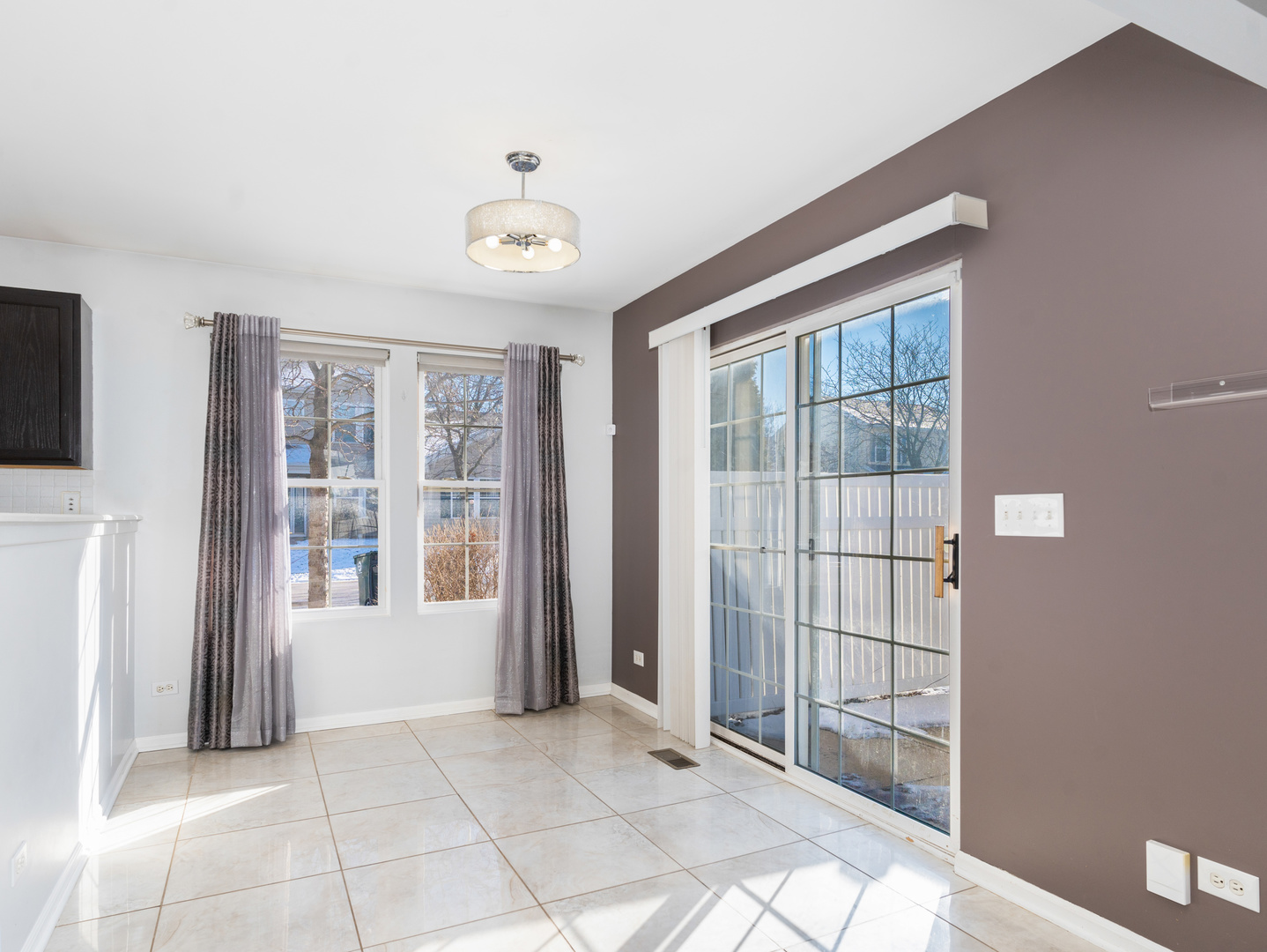 112 Waterbury Circle, Oswego, IL 60543