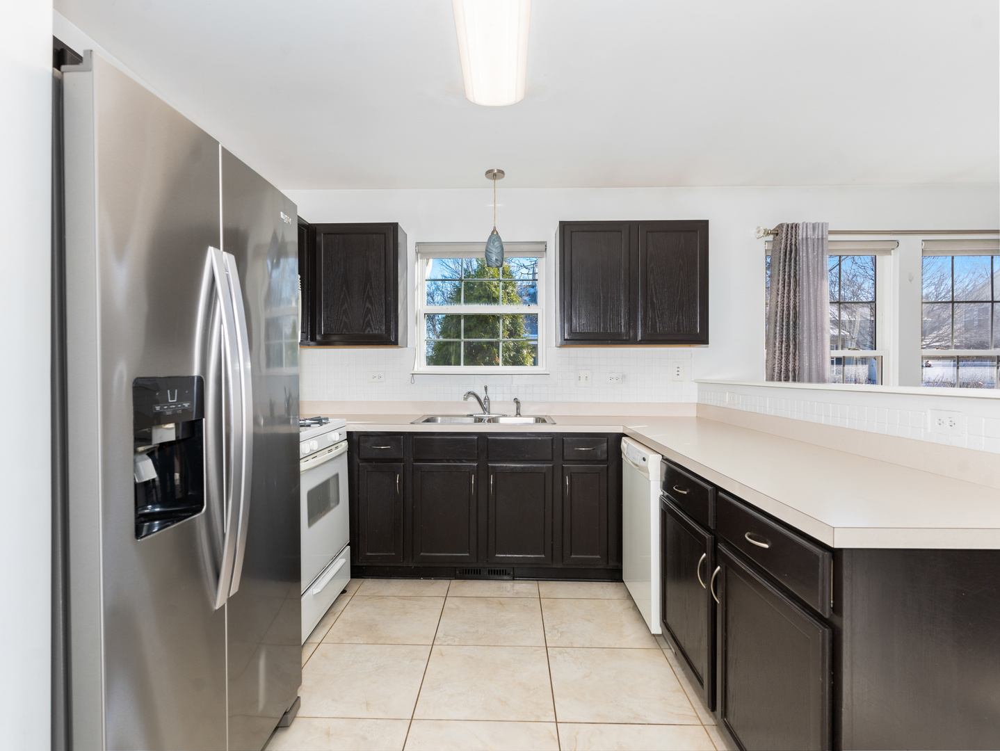 112 Waterbury Circle, Oswego, IL 60543