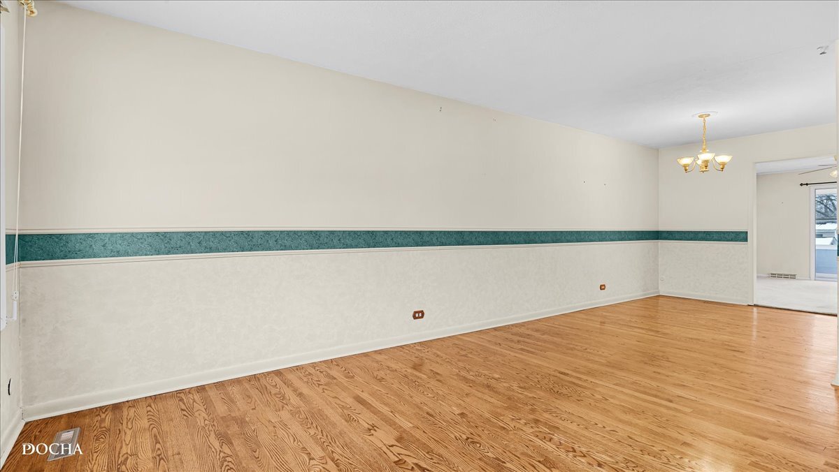 1216 E Elm Street, Wheaton, IL 60189