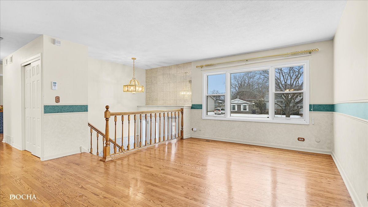 1216 E Elm Street, Wheaton, IL 60189