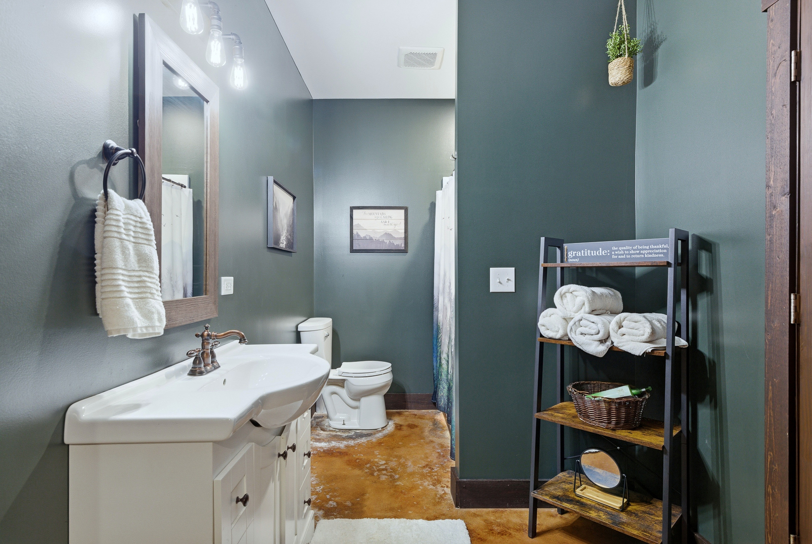 115 Belle Rive Drive, Millington, IL 60537